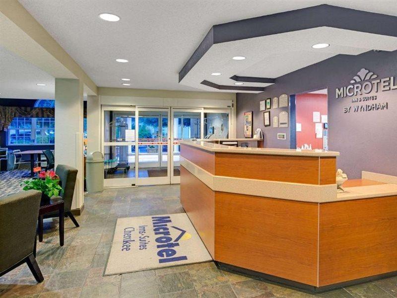 Microtel Inn & Suites By Wyndham Cherokee Eksteriør billede