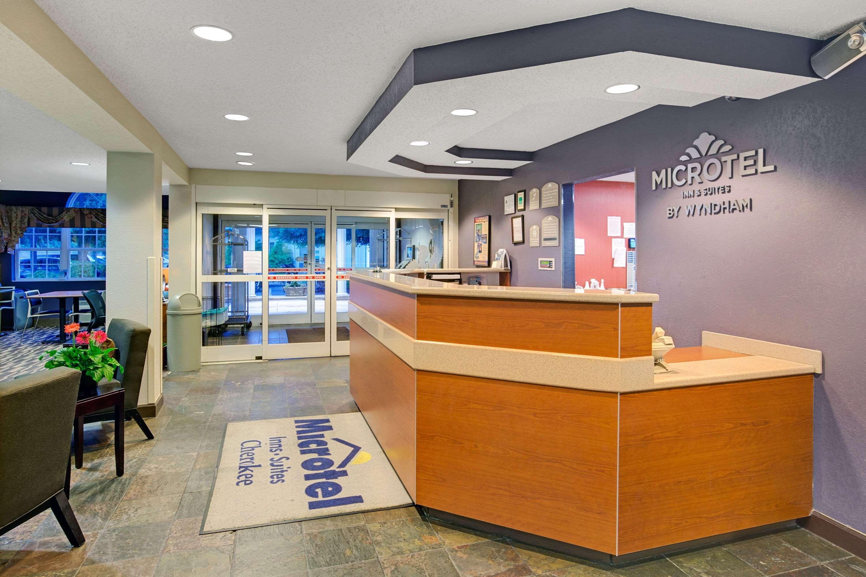 Microtel Inn & Suites By Wyndham Cherokee Eksteriør billede